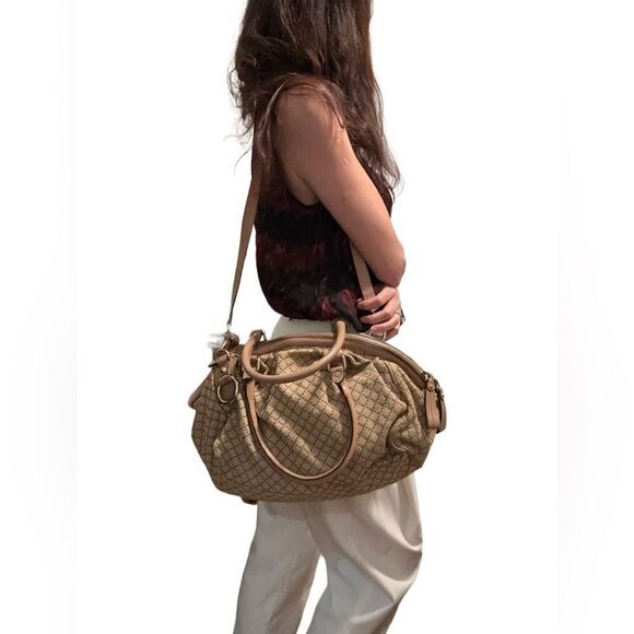 Authentic Gucci tote with strap - Picture 1 of 16